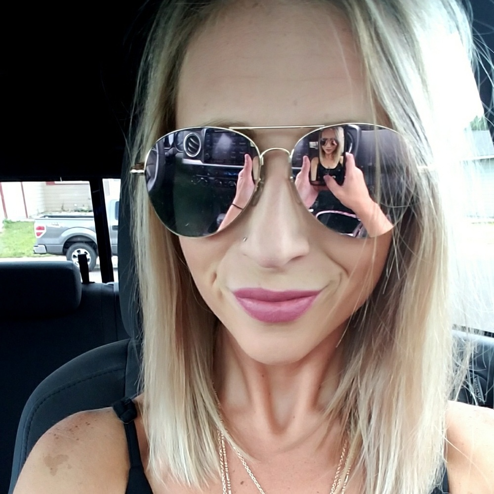 Meet your Posher, Mikala